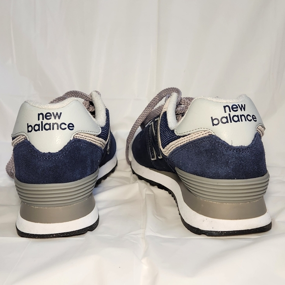 NIB New Balance Sneakers 574 Core WL574EVN - Picture 9 of 15